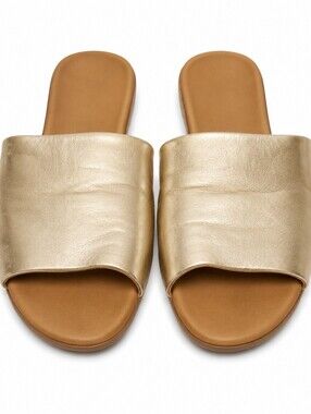 Le Chateau Gold Metallic Slide Sandals – Cushioned Comfort Flats Size 8